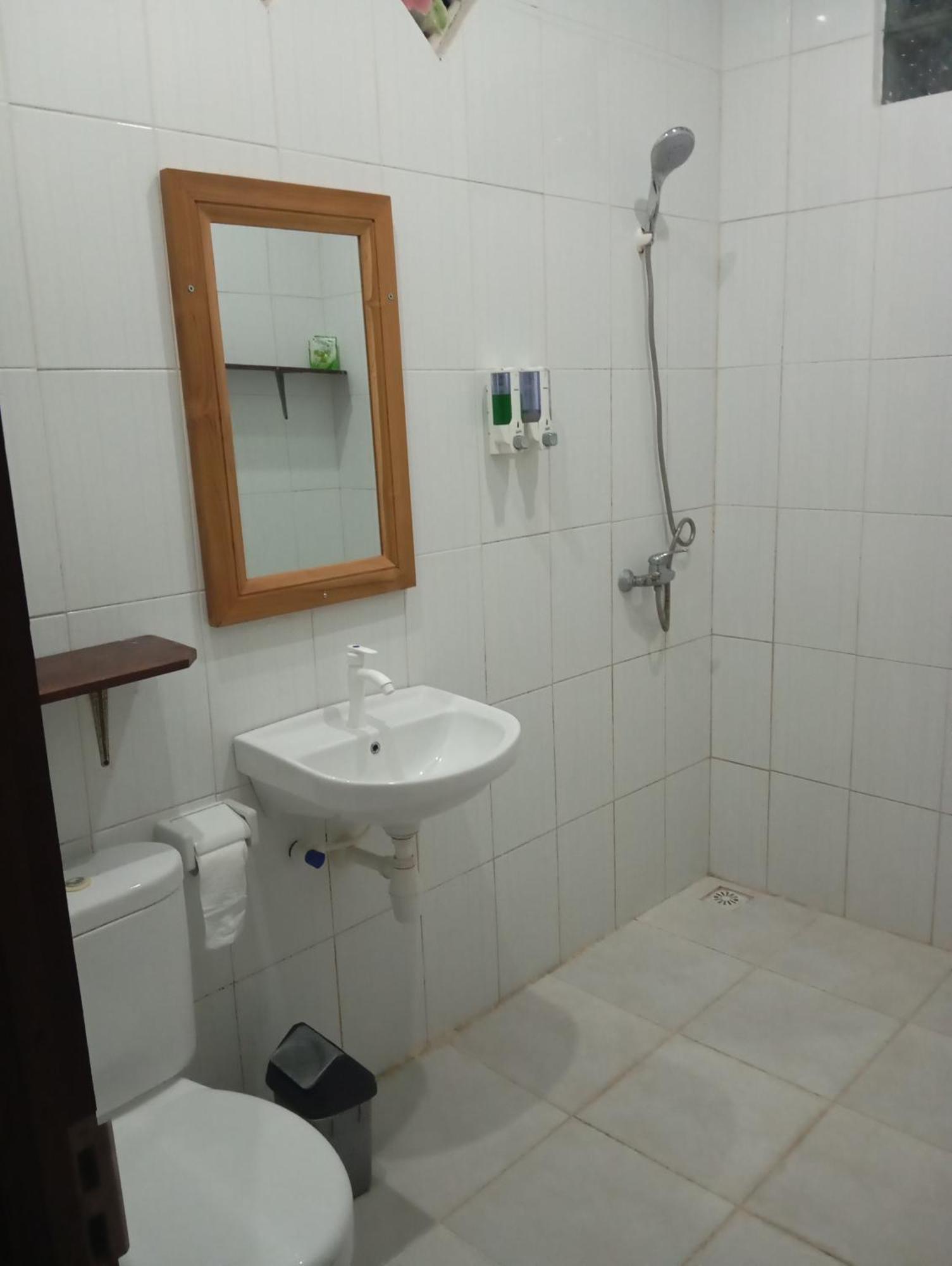 Belong Home Stay Lembongan エクステリア 写真